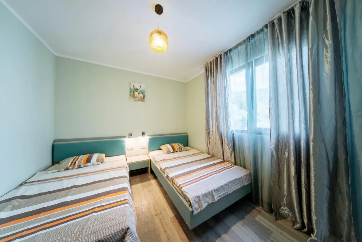 Prodaja, trosoban stan, 234m², Bečići, Budva