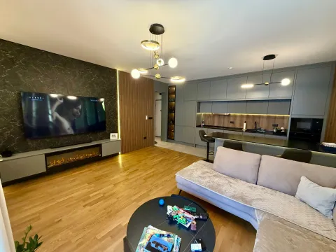 Prodaja, dvosoban stan, 80m², Stari Aerodrom, Podgorica - image 2