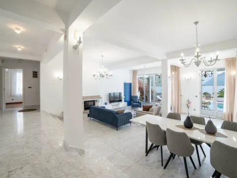 Prodaja, kuća, 405m², Strp, Kotor - image 12