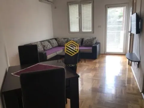 Izdavanje, jednosoban stan, 42m², Momišići, Podgorica - image 1