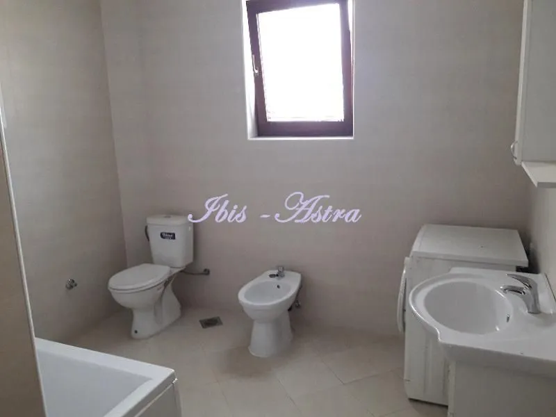 Izdavanje, stan, 200m², Banjica, Voždovac Sve Podlokacije