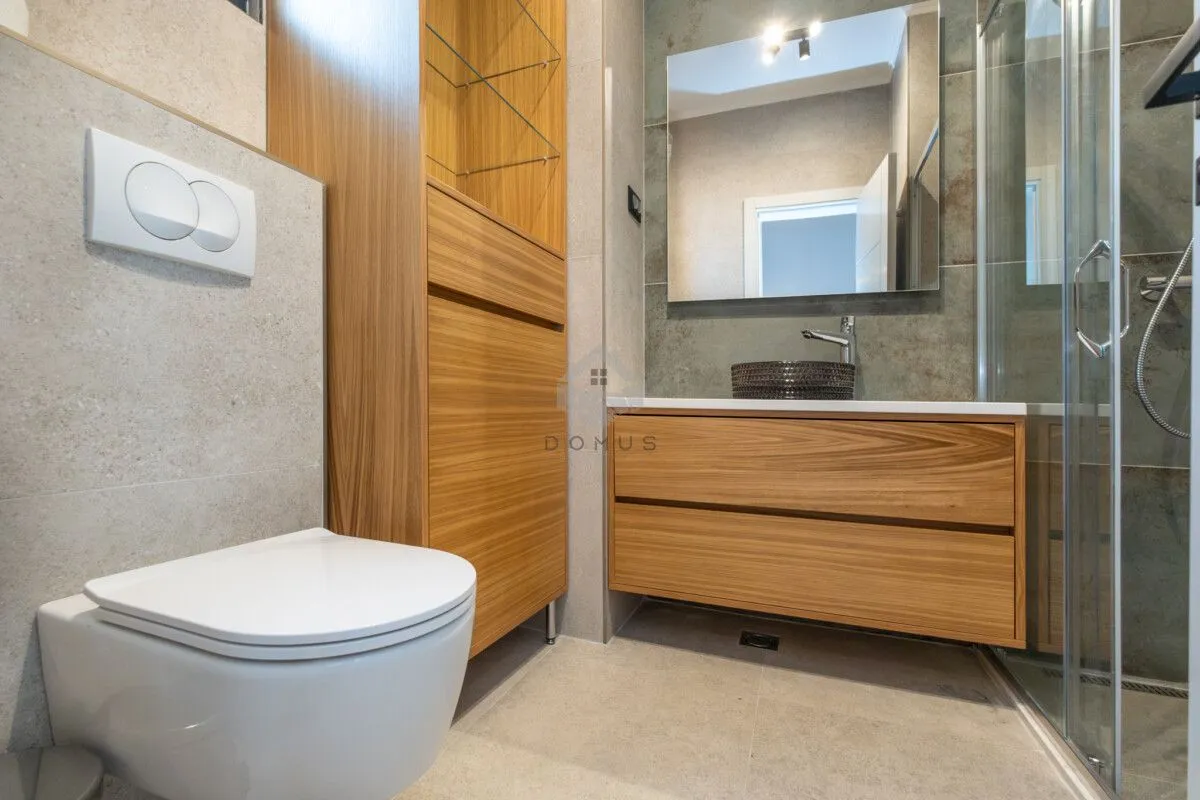Izdavanje, kuća, 180m², Donja Gorica, Podgorica
