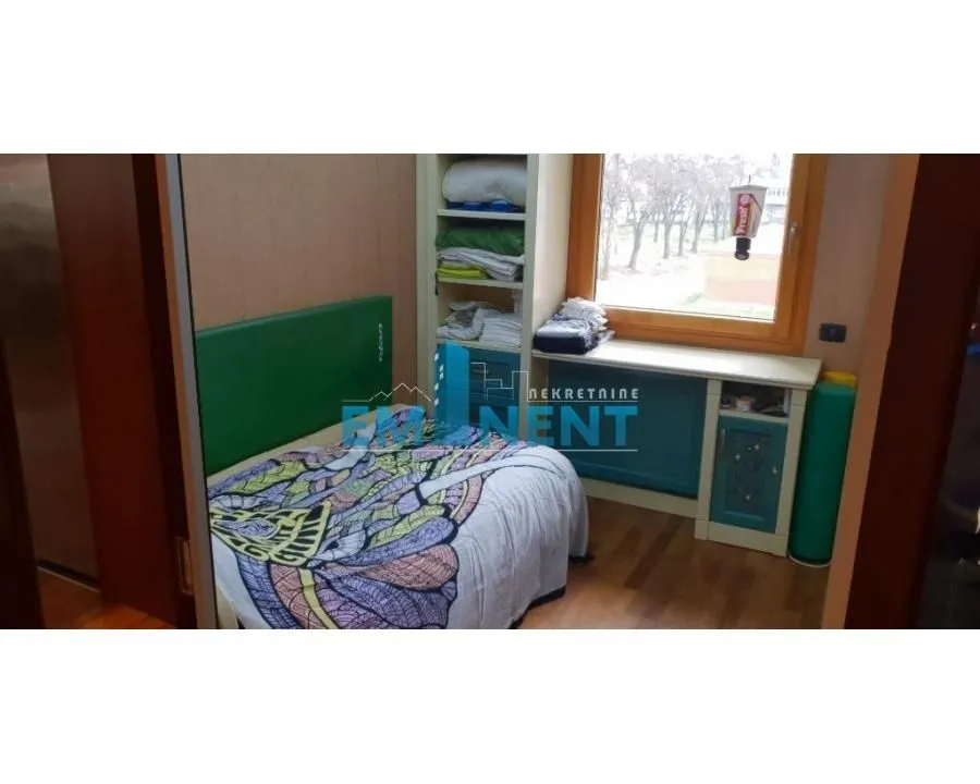 Rent, apartment, 200m², Stari Merkator, Novi Beograd Sve Podlokacije