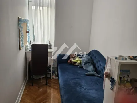 Izdavanje, četvorosoban stan, 100m², Centar, Novi Sad - image 7