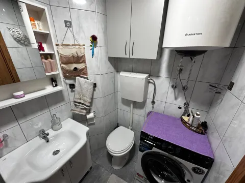 Izdavanje, jednosoban stan, 45m², Krivi Most, Podgorica - image 7