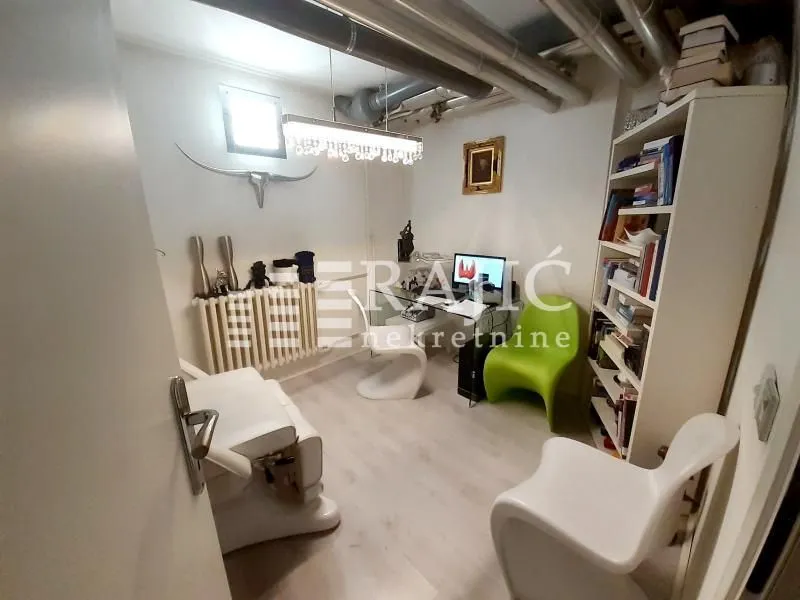 Rent, office space, 110m², Stari Grad, Beograd