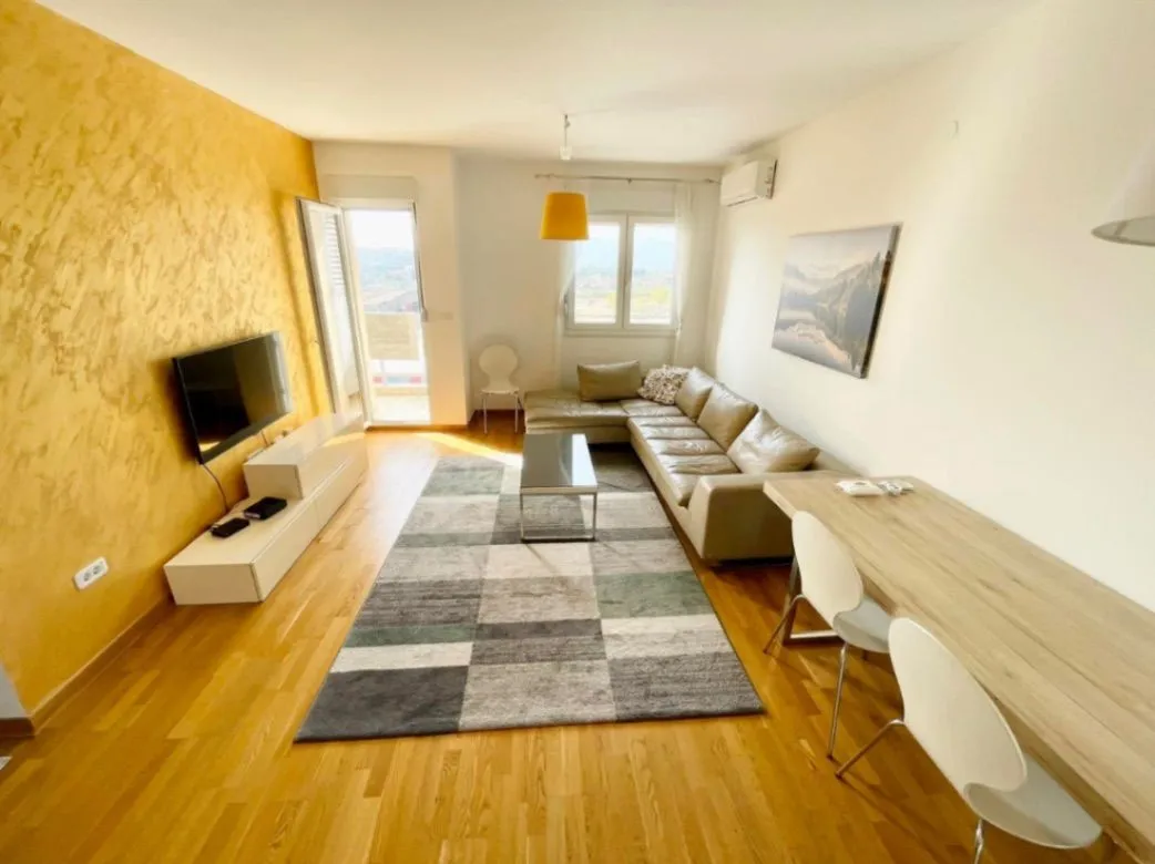 Izdavanje, dvosoban stan, 64m², City Kvart, Podgorica