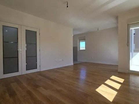 Rent, apartment, 93m², Central Point, Podgorica - image 1