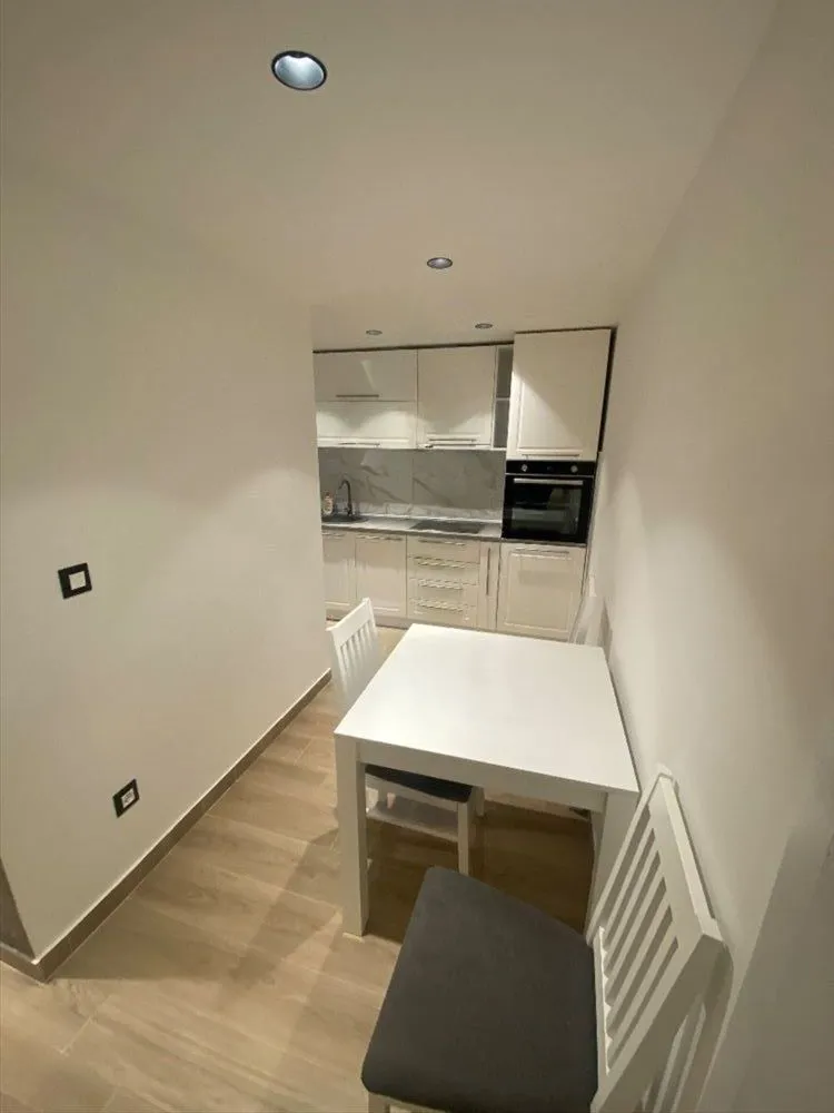 Izdavanje, jednosoban stan, 55m², Ledine, Beograd
