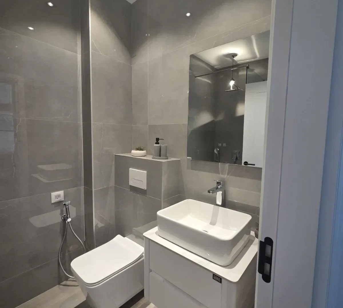 Izdavanje, jednosoban stan, 45m², Čeluga, Bar