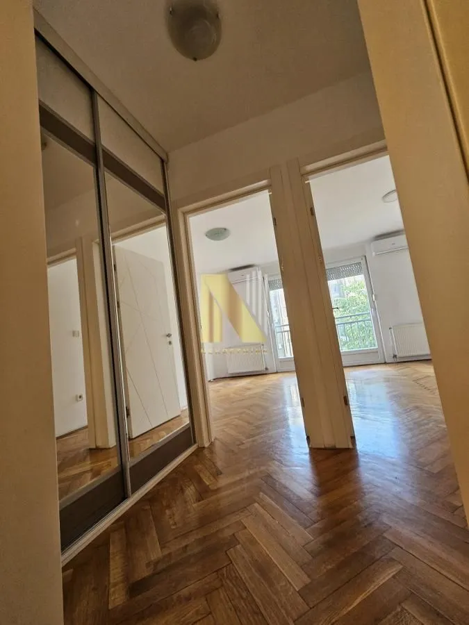 Sale, three bedroom apartment, 83m², Bulevar Oslobodjenja, Novi Sad Sve Podlokacije