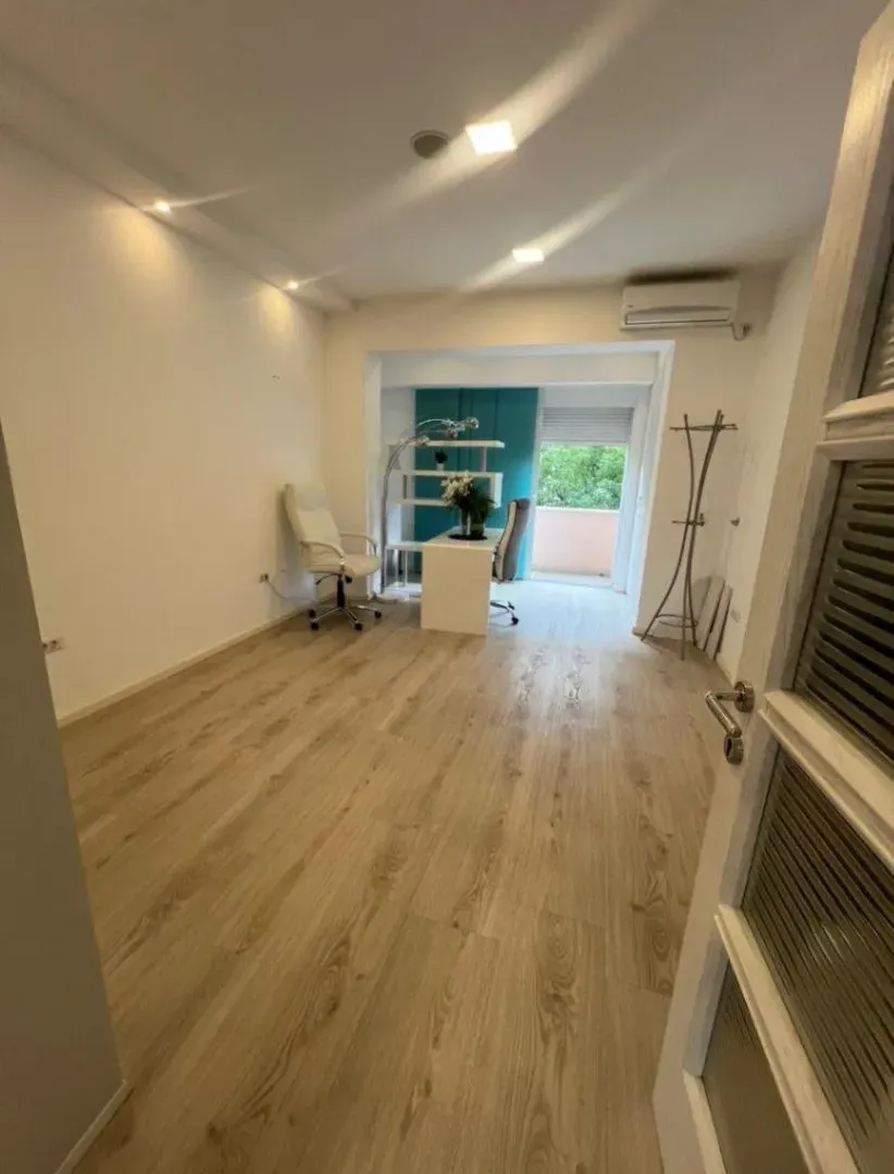 Rent, office space, 75m², Centar, Podgorica