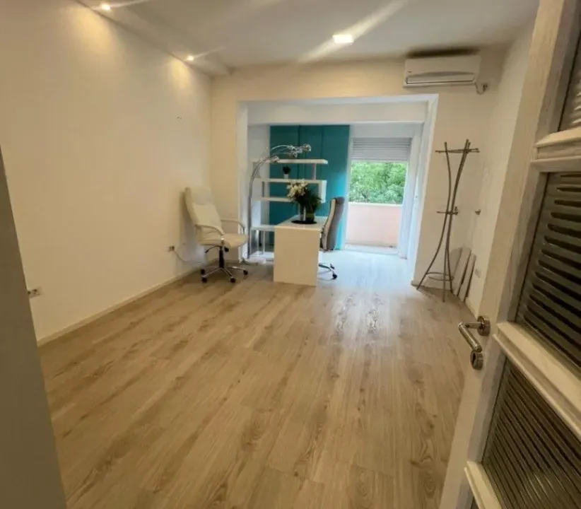 Rent, office space, 75m², Centar, Podgorica