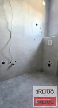 Unfurnished room with ceramic tiles and installed utilities. - image 8