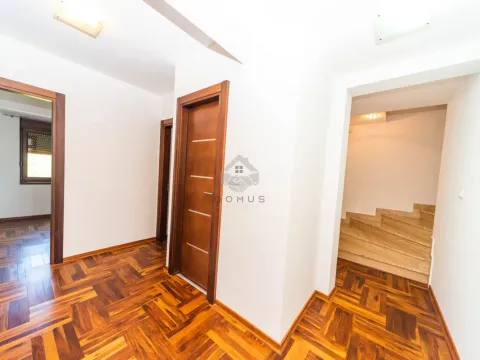 Sale, four bedroom apartment, 175m², Gorica C, Podgorica - image 13