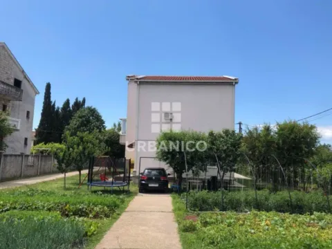 Izdavanje, dvosoban stan, 115m², Tološi, Podgorica - image 11