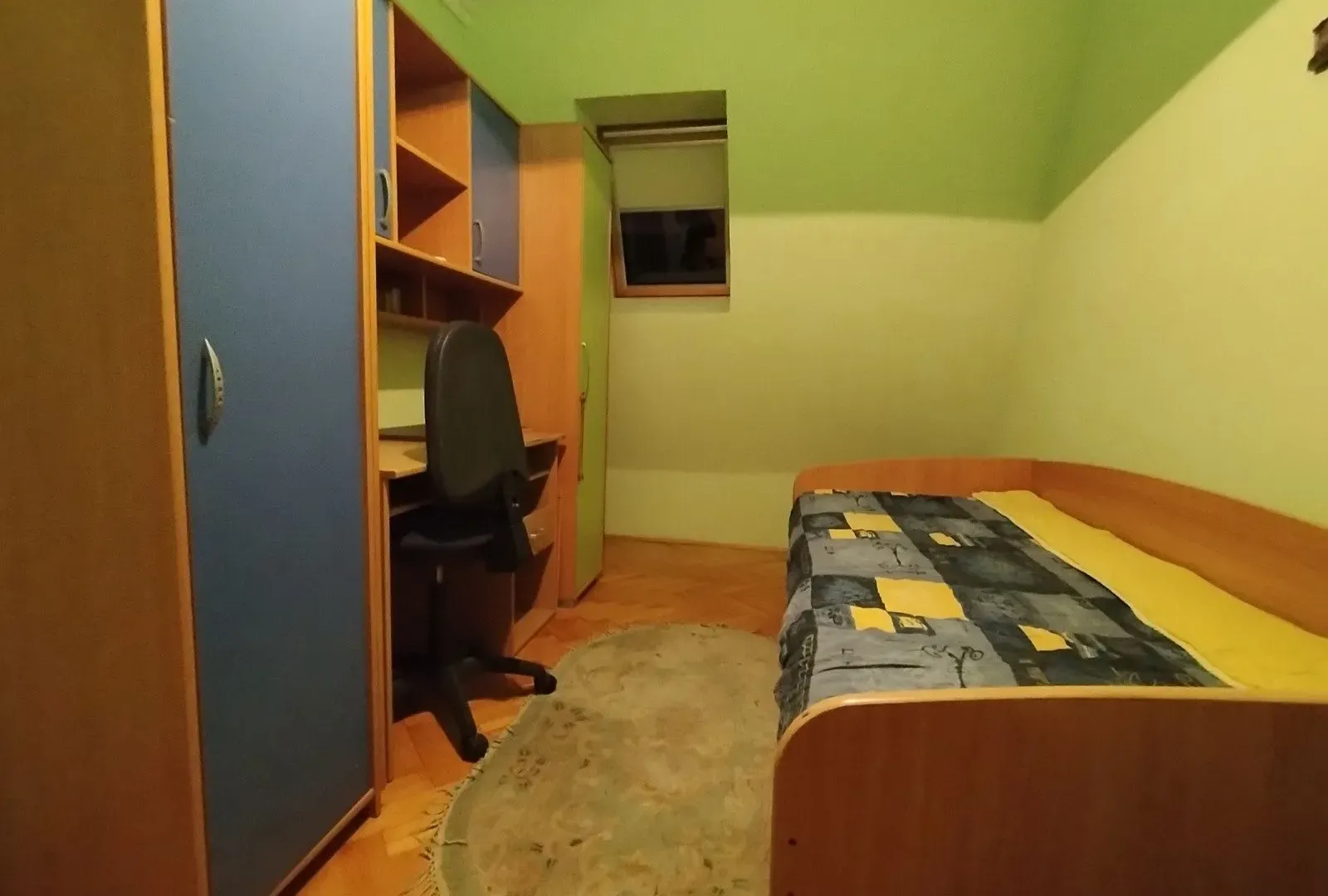 Izdavanje, četvorosoban stan, 104m², Čukarica, Beograd