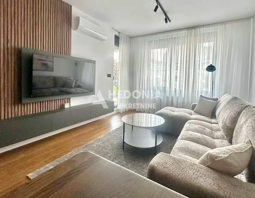 Izdavanje, dvosoban stan, 50m², Vračar Sve Podlokacije, Beograd