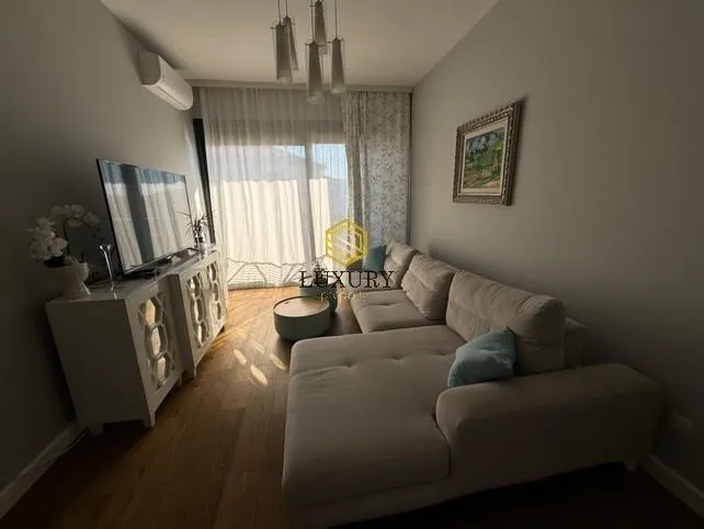 Prodaja, dvosoban stan, 96m², Centar, Bar