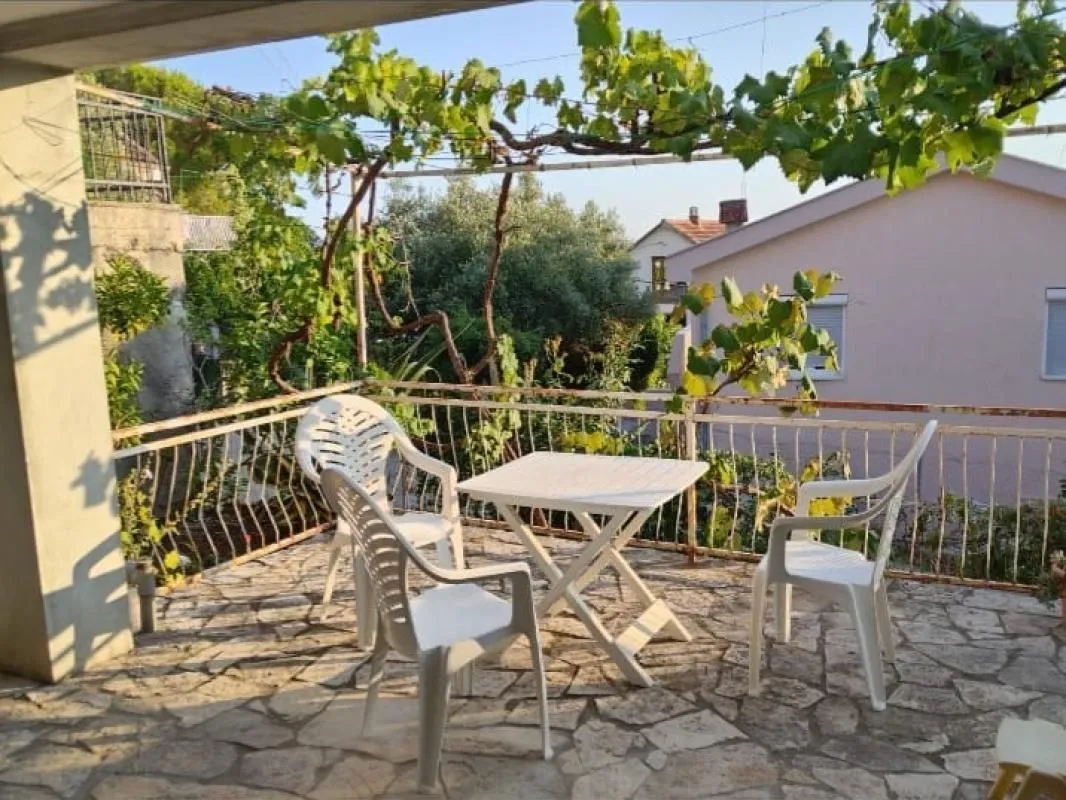 Izdavanje, kuća, 40m², Dobra Voda, Budva