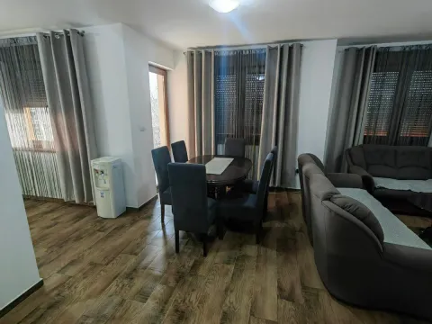 Izdavanje, dvosoban stan, 54m², Mala Amerika, Zrenjanin - image 3