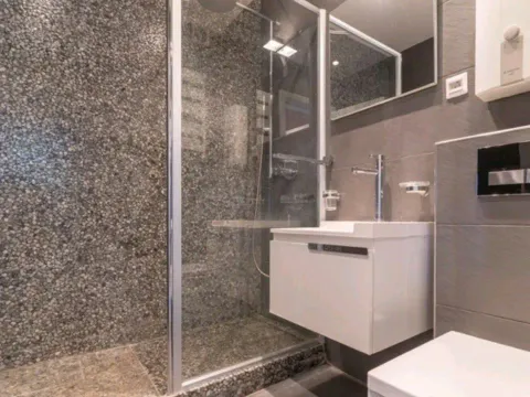 Izdavanje, trosoban stan, 140m², Preko Morače, Podgorica - image 8