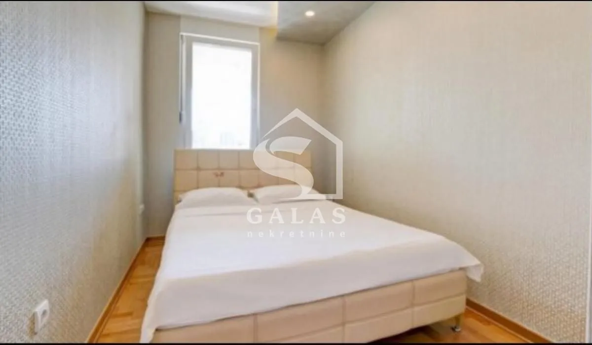 Izdavanje, dvosoban stan, 55m², Savski Venac, Beograd
