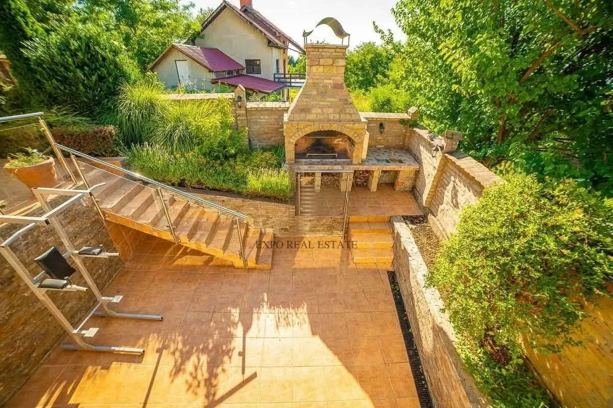Prodaja, kuća, 140m², Rakovac, Novi Sad Sve Podlokacije