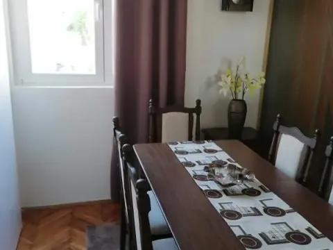 Rent, one bedroom apartment, 52m², Velji Vinogradi, Budva - image 10