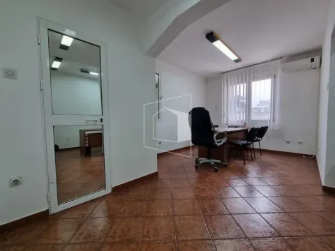 Rent, office space, 50m², Centar, Podgorica - image 4