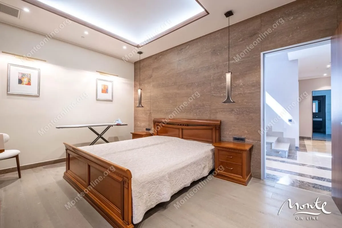 Prodaja, trosoban stan, 230m², Bogišići, Tivat