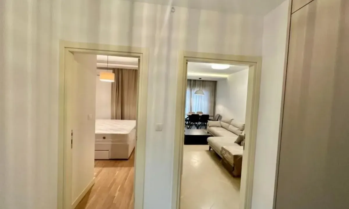 Izdavanje, jednosoban stan, 55m², Kotor, Crna Gora