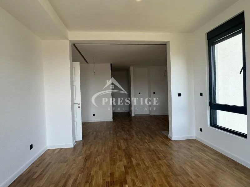 Izdavanje, dvosoban stan, 83m², City Kvart, Podgorica