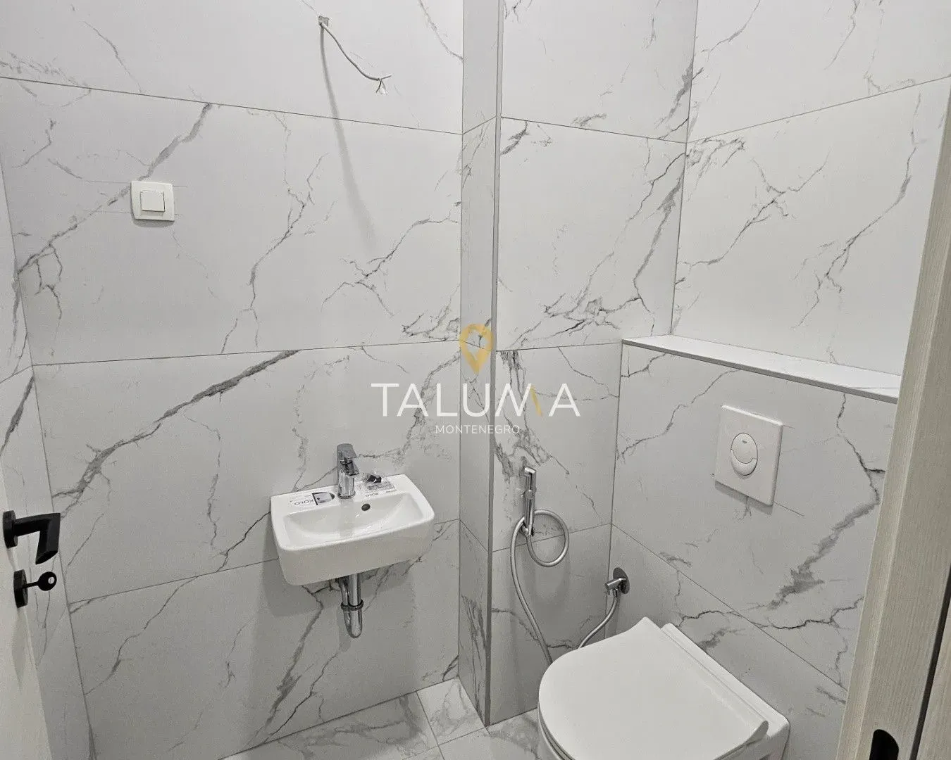 Izdavanje, stan, 269m², Stari Aerodrom, Podgorica