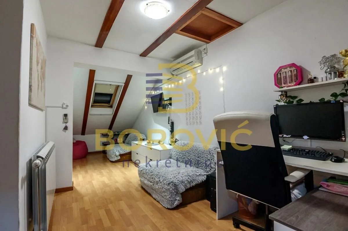 Sale, four bedroom apartment, 104m², Stari Grad, Beograd