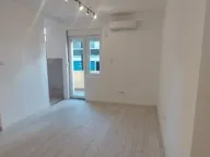 Izdavanje, poslovni prostor, 58m², Centar, Podgorica - image 8