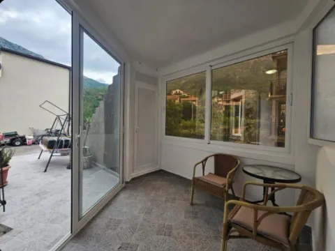 Sale, one bedroom apartment, 56m², Risan, Kotor - image 4
