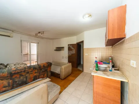 Prodaja, jednosoban stan, 48m², Stari Aerodrom, Podgorica - image 4