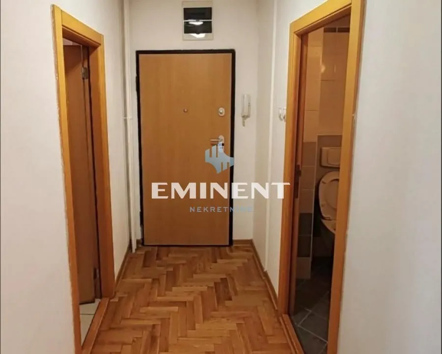 Izdavanje, trosoban stan, 75m², Novi Beograd Blok 29, Novi Beograd Sve Podlokacije