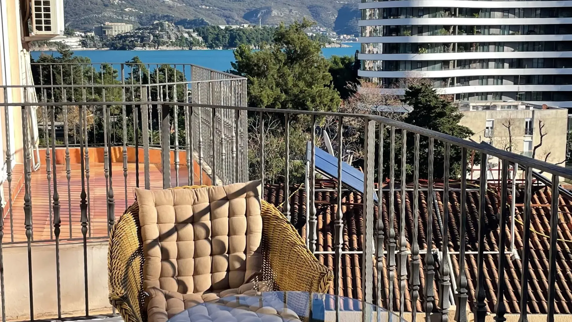 Rent, one bedroom apartment, 42m², Centar, Budva