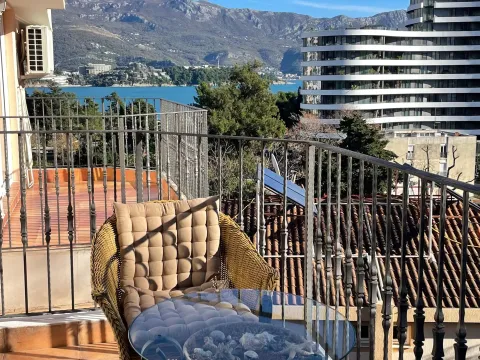 Rent, one bedroom apartment, 42m², Centar, Budva - image 1