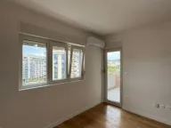 Izdavanje, jednosoban stan, 49m², Central Point, Podgorica - image 2