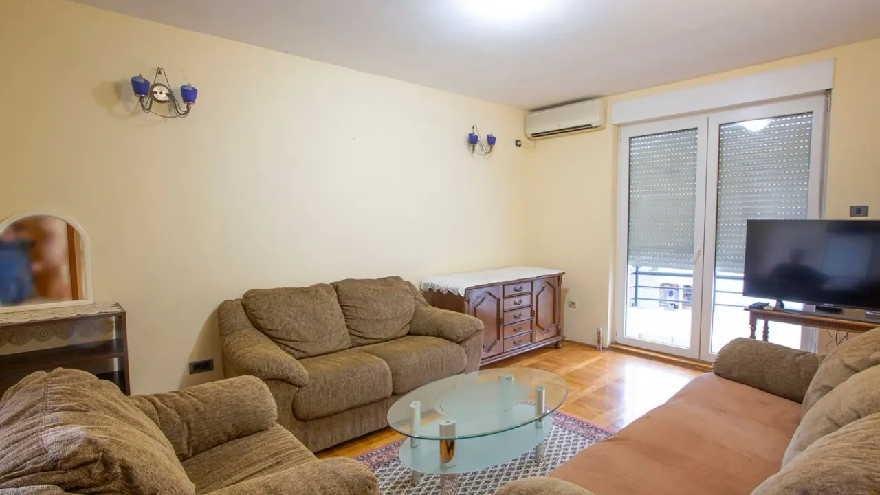 Izdavanje, jednosoban stan, 50m², Ljubović, Podgorica