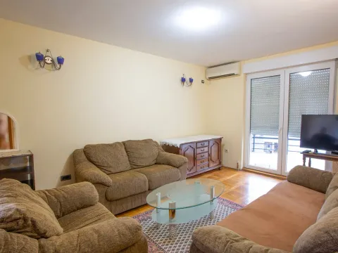 Izdavanje, jednosoban stan, 50m², Ljubović, Podgorica