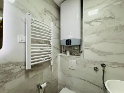 Izdavanje, jednosoban stan, 47m², City Kvart, Podgorica - image 13