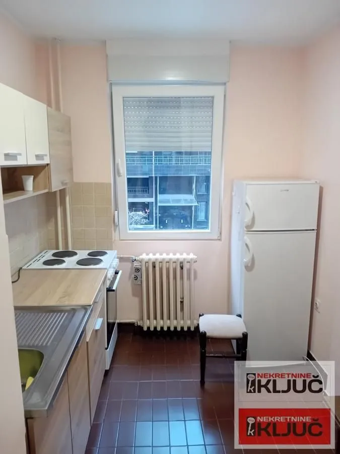 Izdavanje, dvosoban stan, 42m², Sajmište, Novi Sad