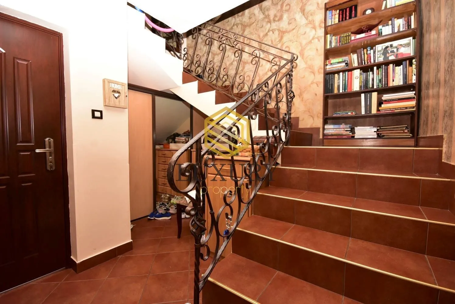 Prodaja, trosoban stan, 155m², Gorica C, Podgorica