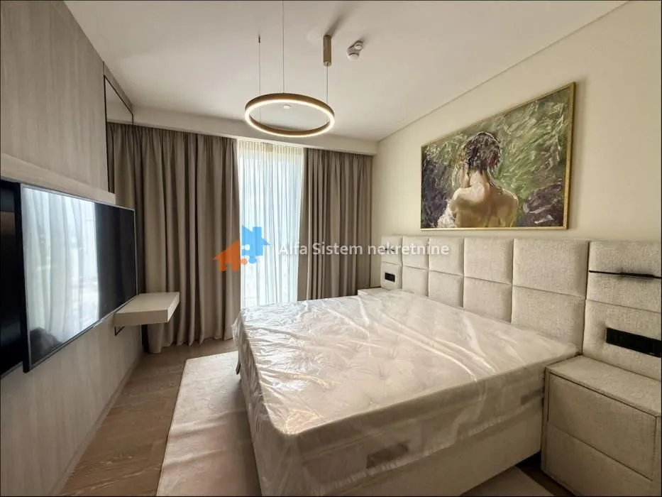 Izdavanje, dvosoban stan, 74m², Savski Venac, Beograd