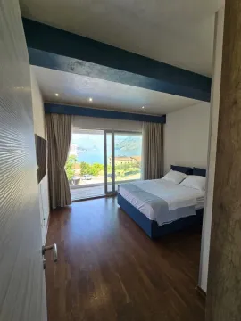 Rent, three bedroom apartment, 120m², Dobrota, Kotor - image 18