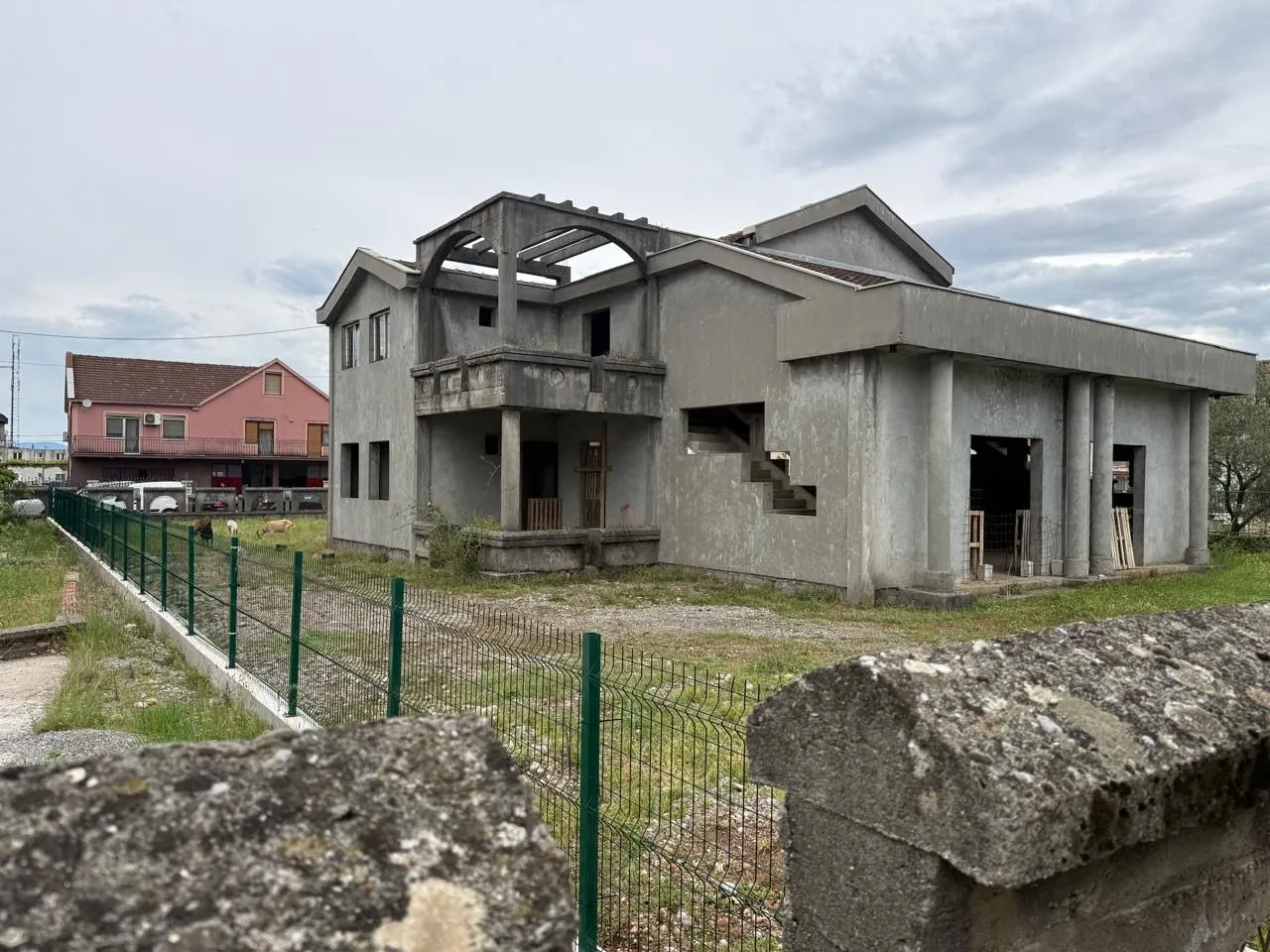 Prodaja, kuća, 285m², Karaburško Polje, Podgorica